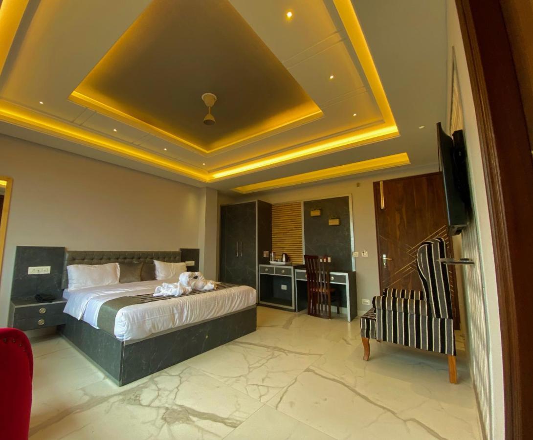 The Westberry 50Mtrs Offroading And 50 Mtrs Nature Path Bed & Breakfast Shimla Exterior foto