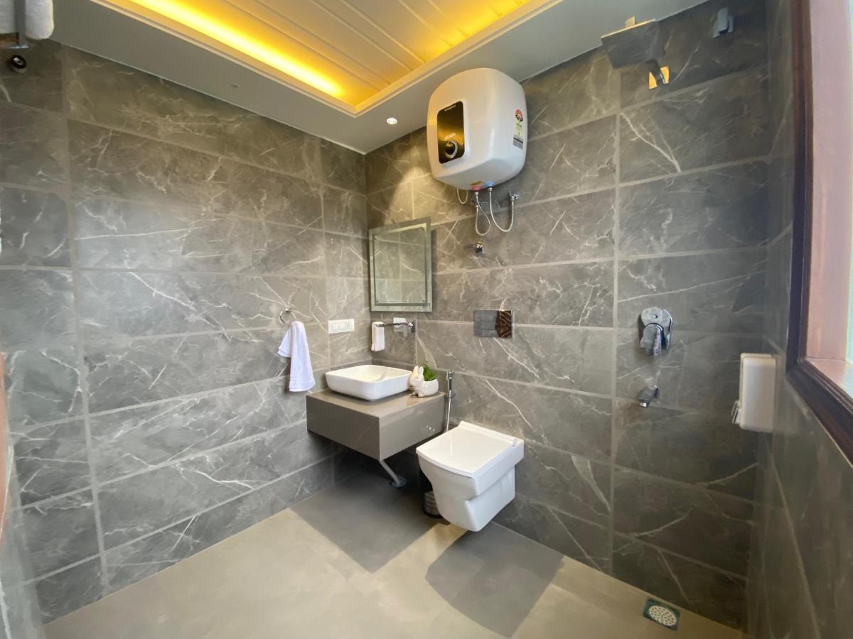 The Westberry 50Mtrs Offroading And 50 Mtrs Nature Path Bed & Breakfast Shimla Exterior foto